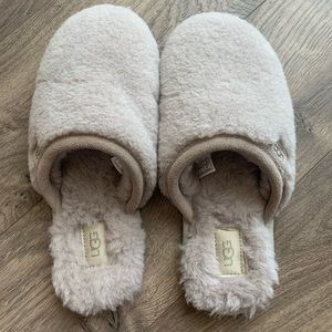 Gray Ugg Slippers